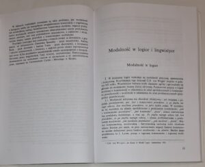 Polskie i słoweńskie predykaty modalne o znaczeniu ‘chcieć’, ‘móc’, ‘musieć’, ‘powinien’, na poszerzonym tle słowiańskim